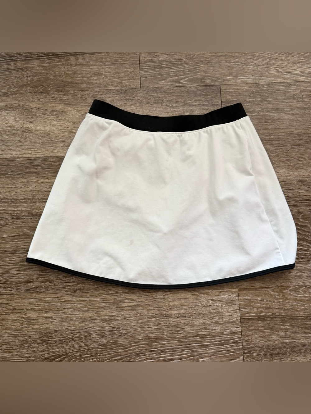 Alo Yoga Airbrush Streamlined Skirt Ivory/Black - Picture 7 of 13